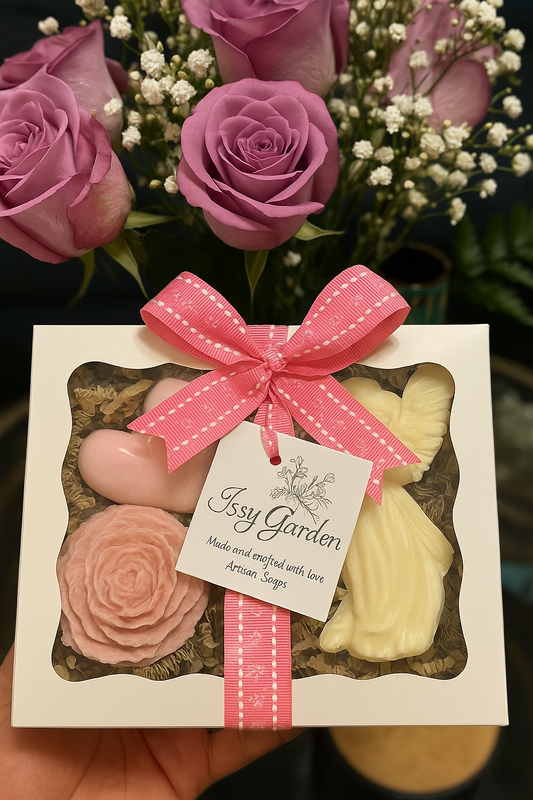 "Moment by Issy" Box